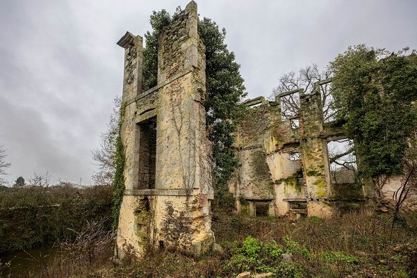 Ruines du Château de Létanduère aux Herbiers