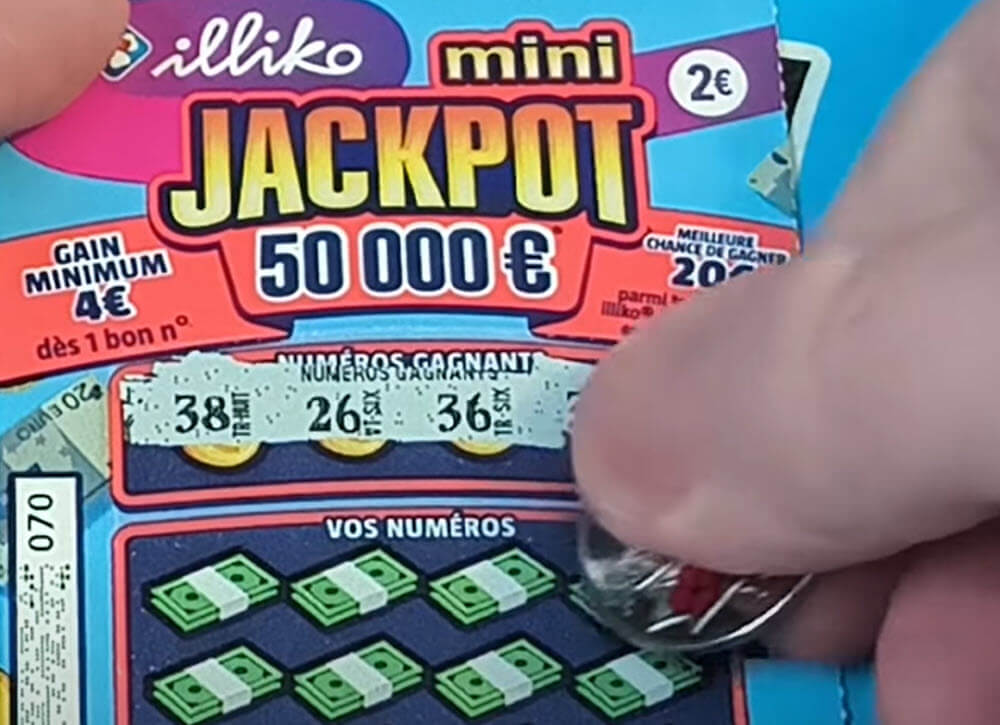 Un exemple de grattage du jeu Mini Jackpot 