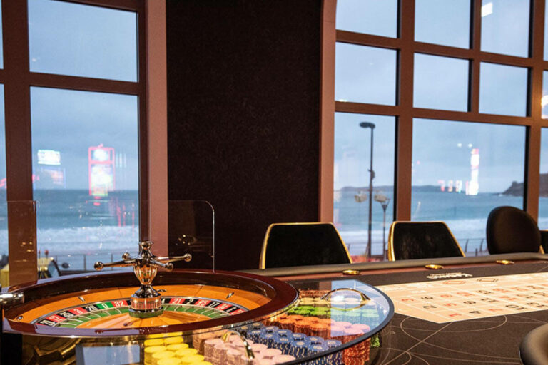 Casino de Perros-Guirec : deux jackpots remportés, près de 55 000€ gagné par une joueuse