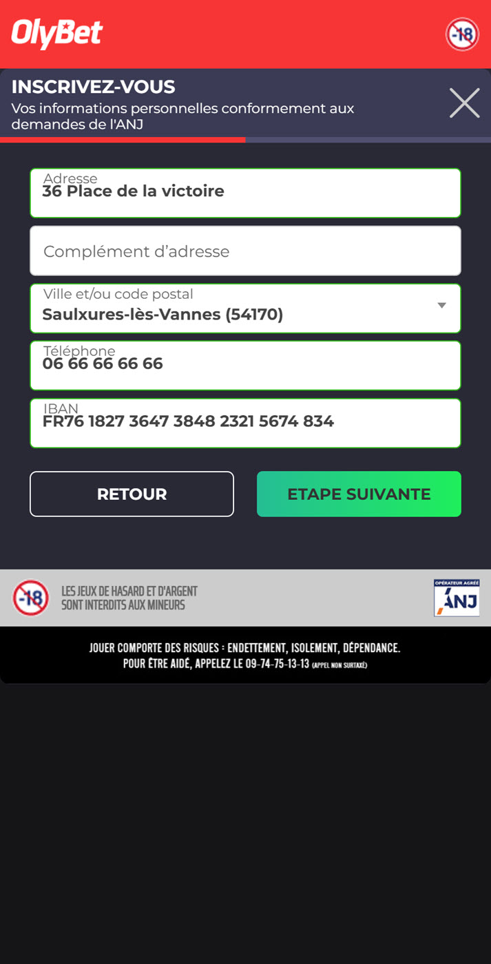 Après vos coordonnées personnelles, remplissez votre adresse actuelle, que vous soyez locataire ou propriétaire.