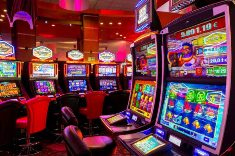 Casino Barrière de Ouistreham : incroyable jackpot de 92000 € pour une fidèle cliente !