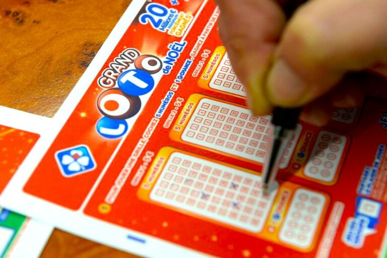 Loto de Noël FDJ : 3 façons de jouer pour tenter de remporter la cagnotte du 24 décembre