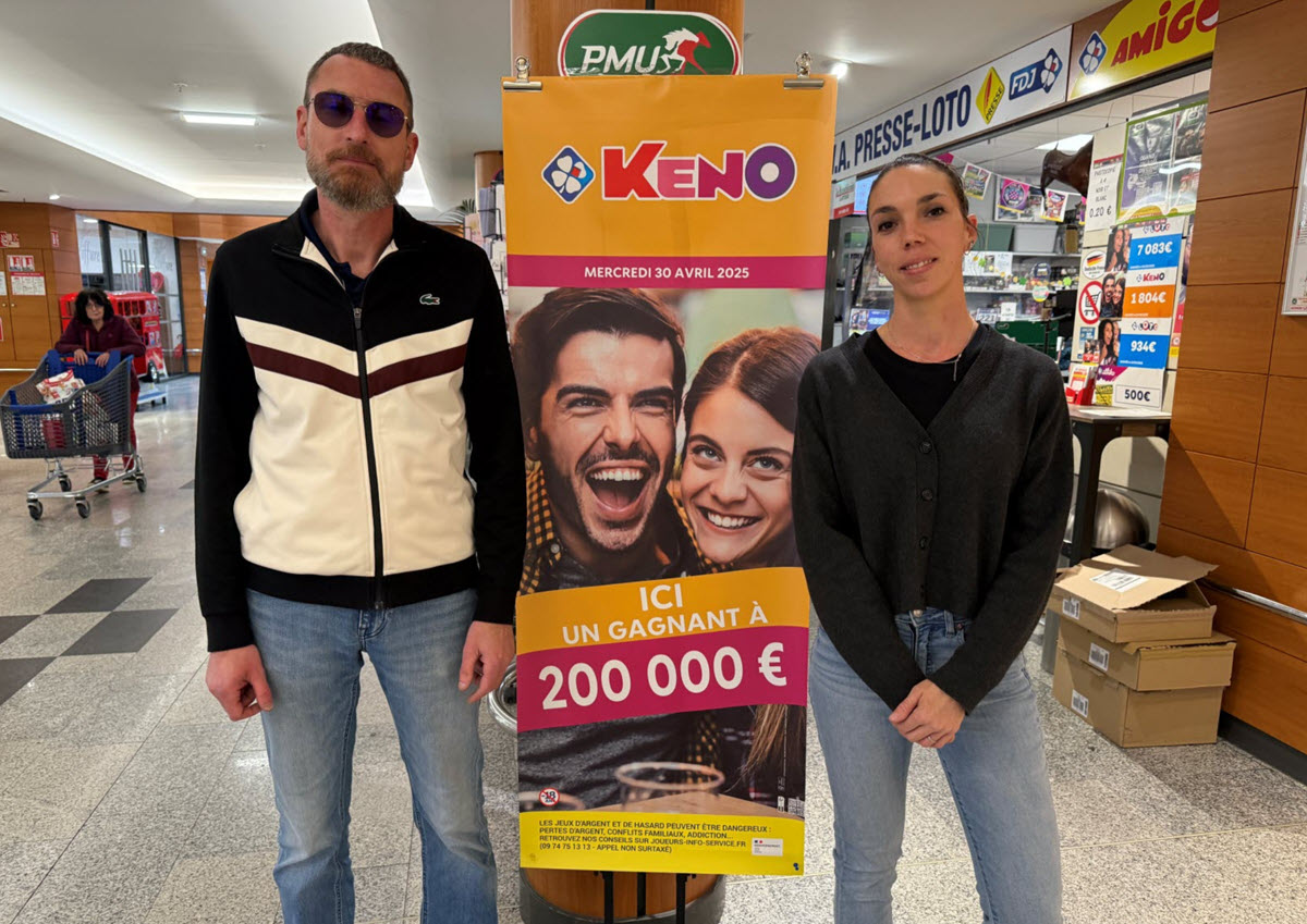 L'équipe du tabac presse WA Presse quia vendu le ticket gagnant Keno 