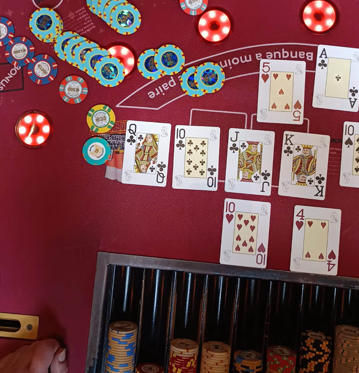 La Quinte Flush Royale du Casino de Deauville qui a fait tomber le jackpot progressif de l'Ultimate Poker