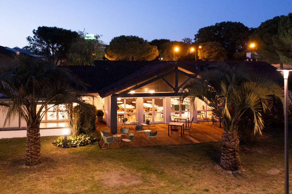 Terrasse de l'hôtel du casino de Saint-Paul-Lès-Dax