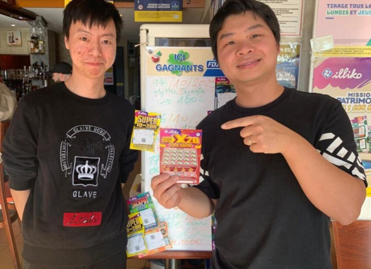 Le gérant, Liu Shiwei et son collaborateur du bar tabac l'Aiguillon de Lannion