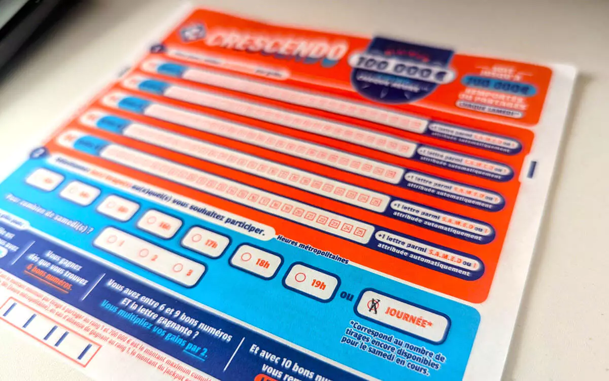 Un bulletin de jeu Crescendo avec la case "journée" pour jouer à l'ensemble des 7 tirages tous le samedis