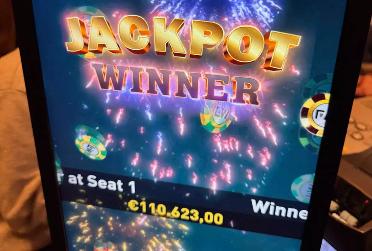 Jackpot Ultimate poker de 110 000€ au Club Barrière de Paris