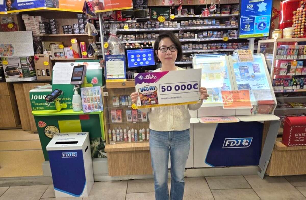 Hui Hui, la gérante du café du Centre de Flixecourt