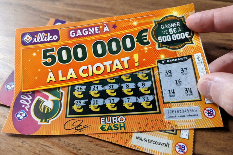 FDJ : il gratte pendant sa pause déjeuner avec ses collègues et décroche 500 000 € à la Ciotat