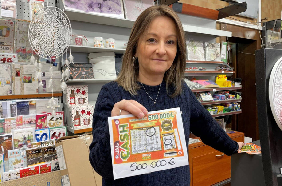 La gérante du tabac Saint Walfried de Sarreguemines et le ticket gagnant CASH