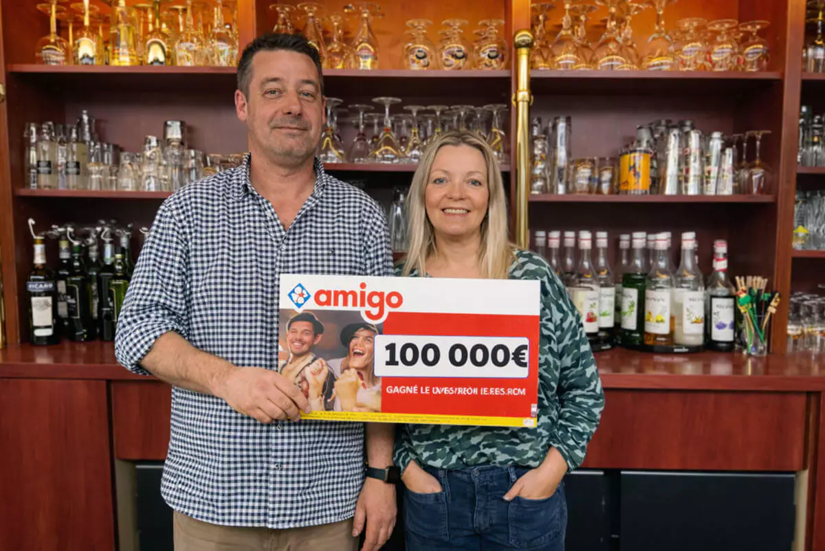 Les gérants du bar tabac de l'Hôtel de Ville à Decize dans la Nièvre