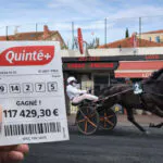 Quinté PMU : un cheval frappe fort et une parieuse remporte 117 000€ à Hyères