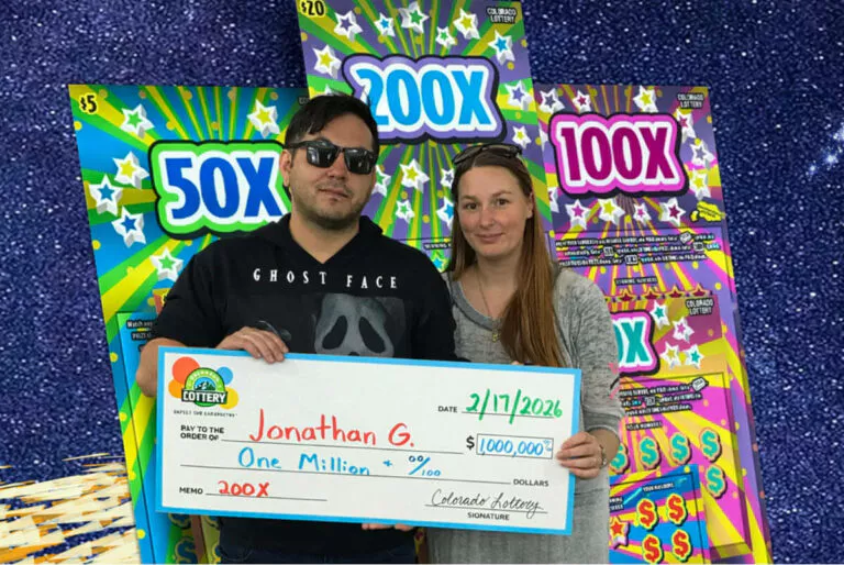 Ancien sans-abri, il mise 20 $ sur un « coup de tête » après une sale journée et devient millionnaire