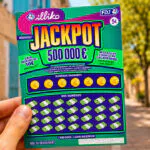 FDJ : « je n&rsquo;ai pas tout de suite réalisé », il gratte un ticket Jackpot et rafle 500 000 € à Manosque